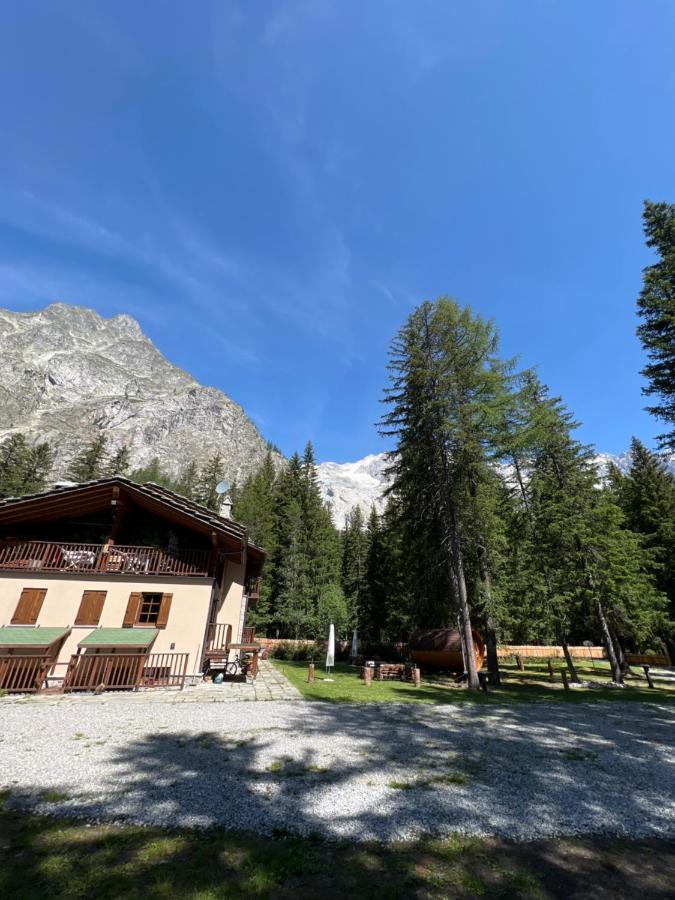 Wildhomes Wild Wolf Lodge Courmayeur Eksteriør bilde